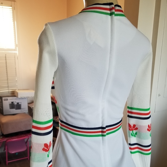 Vintage  Vicky Vaughn polyester  knitt white green red short 60s mini  dress - Picture 5 of 16